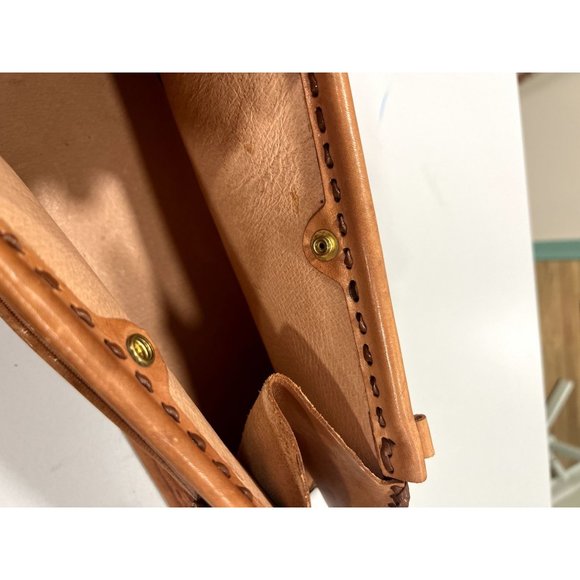 Vintage Hand-tooled Leather Purse - Picture 5 of 7